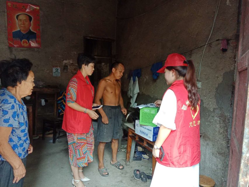 鄂州经济开发区“夏送清凉，巾帼关爱”活动-各级动态-鄂州妇女网